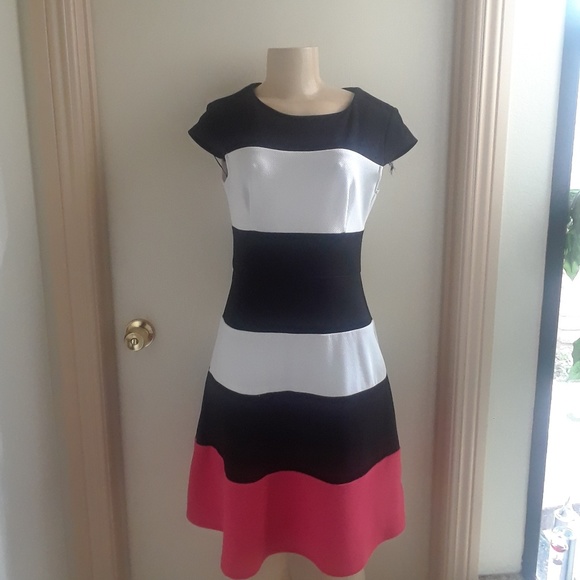 2 / $15 R & K Dress - Picture 1 of 4